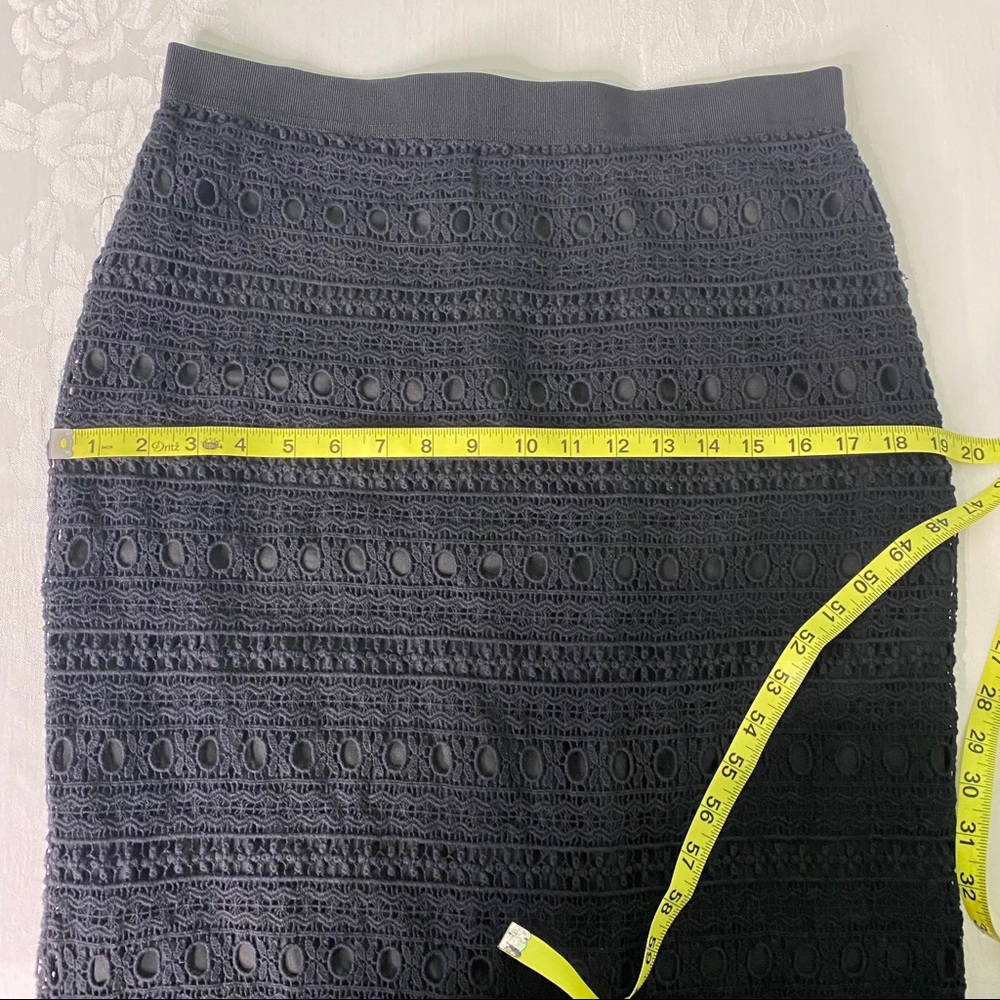 Modish One Eyelet Embroidered Skirt Size Large - Picture 8 of 12